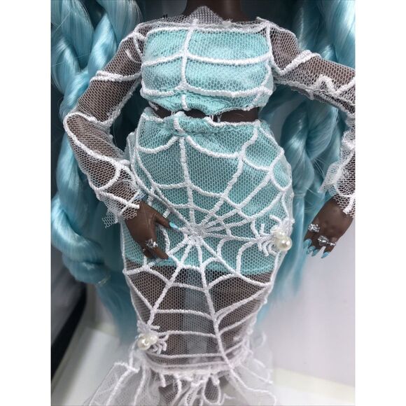 Rainbow High Costume Ball Robin Sterling Special Edition 2022 - Picture 7 of 7